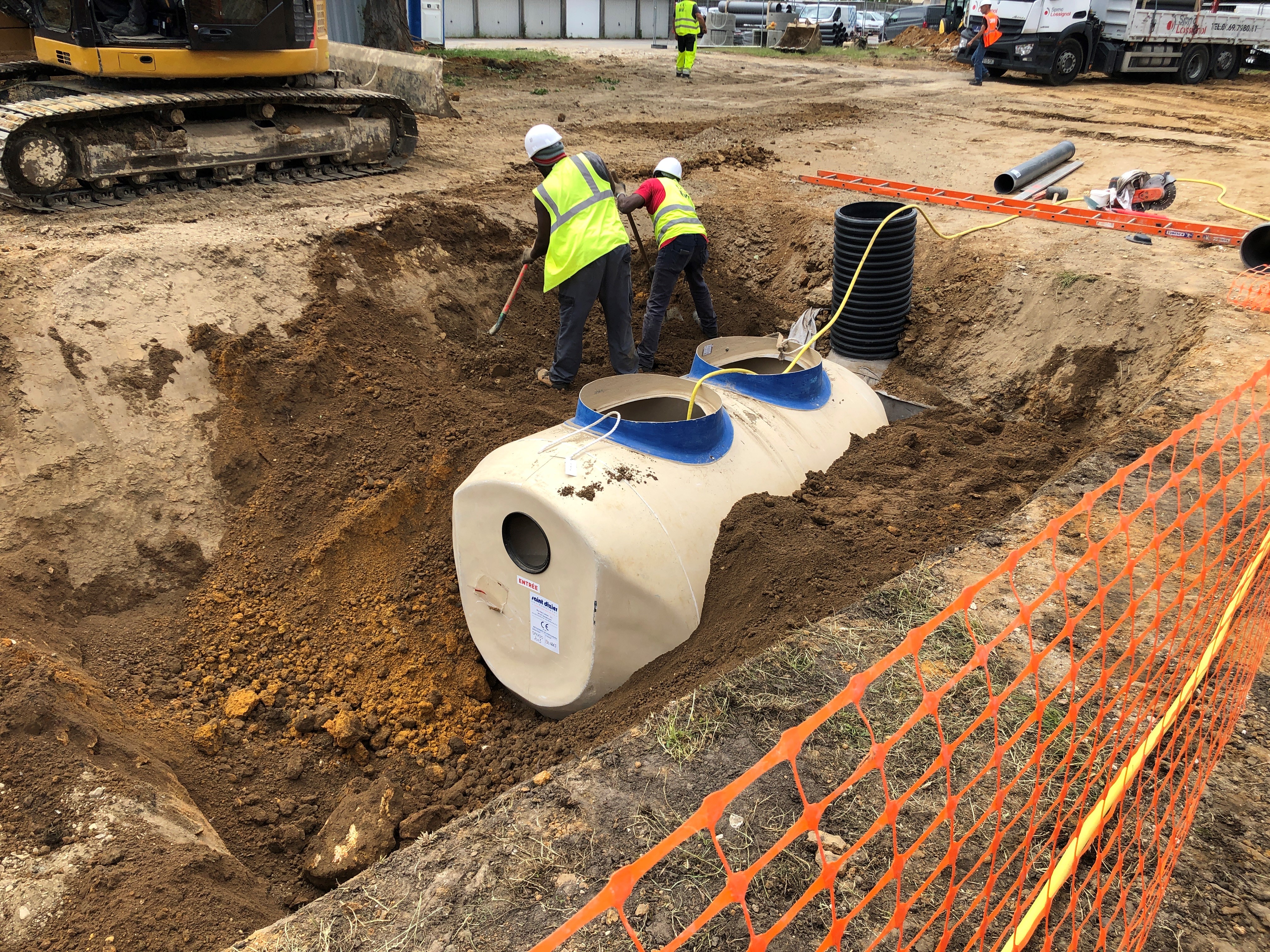 Terrassement pour la création d'un parking et l'installation d'un séparateur hydrocarbures dans un groupe de résidences à Boissy Saint léger(94)